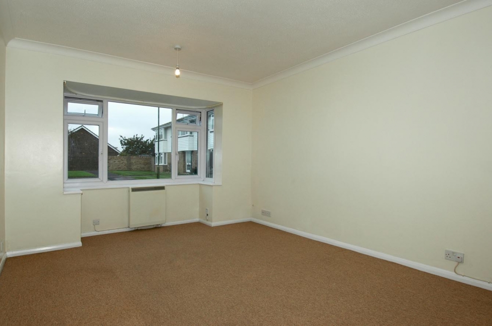 Property for Sale, East Wittering 12 Foxwarren Close Baileys Estate